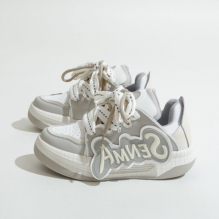 Dame Sporty Sneakers med unikt design og innovative snøringssystemer Stilla