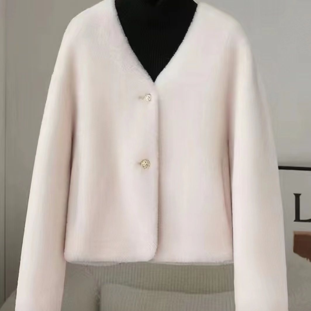 Kvinders fluffy kort jakke med elegante knapper Stilla