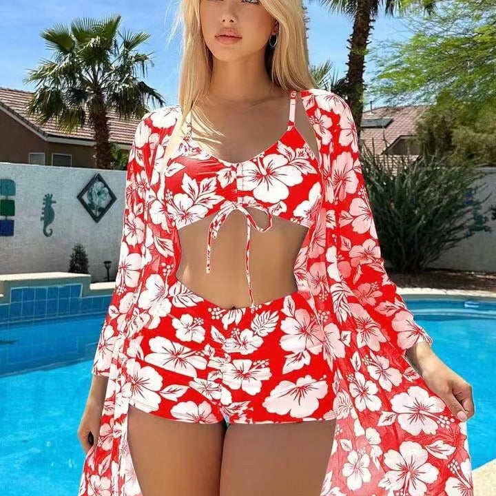Damer bikinisæt med smart indpakket top og fashionable short-shorts Stilla