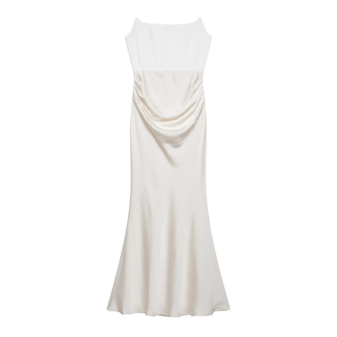 Dame lang satin aftenkjole med elegant drapering Skovae