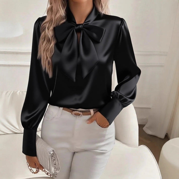 Dame elegant satinbluse med sløjfekrave og pufærmer Skovae
