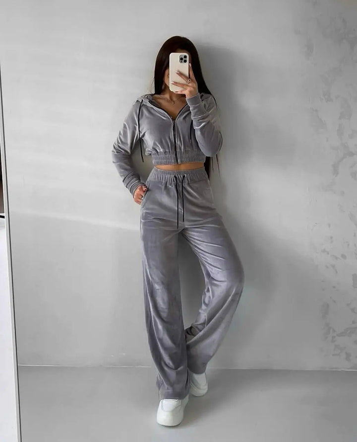 Kvinders afslappede fleece sæt med cropped top og brede bukser