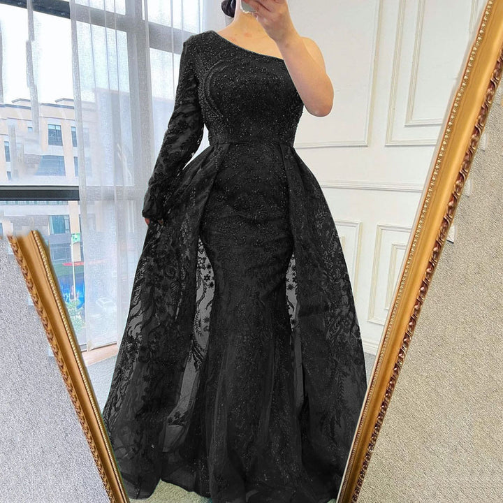 Dame Elegant og raffineret aftenkjole med asymmetrisk snit Stilla
