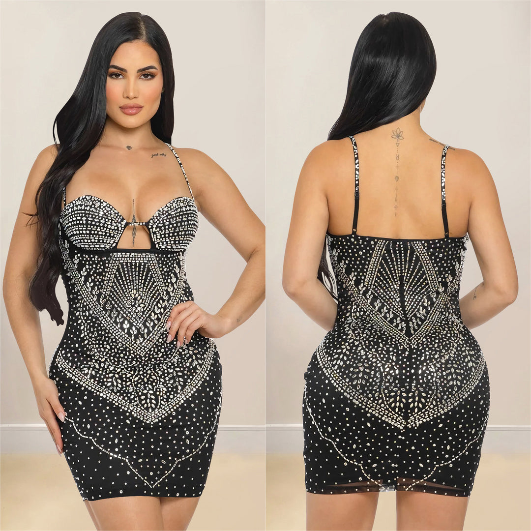 Dame Glitrende Minimalkjole med strass-dekorerede detaljer og skinnende design Stilla