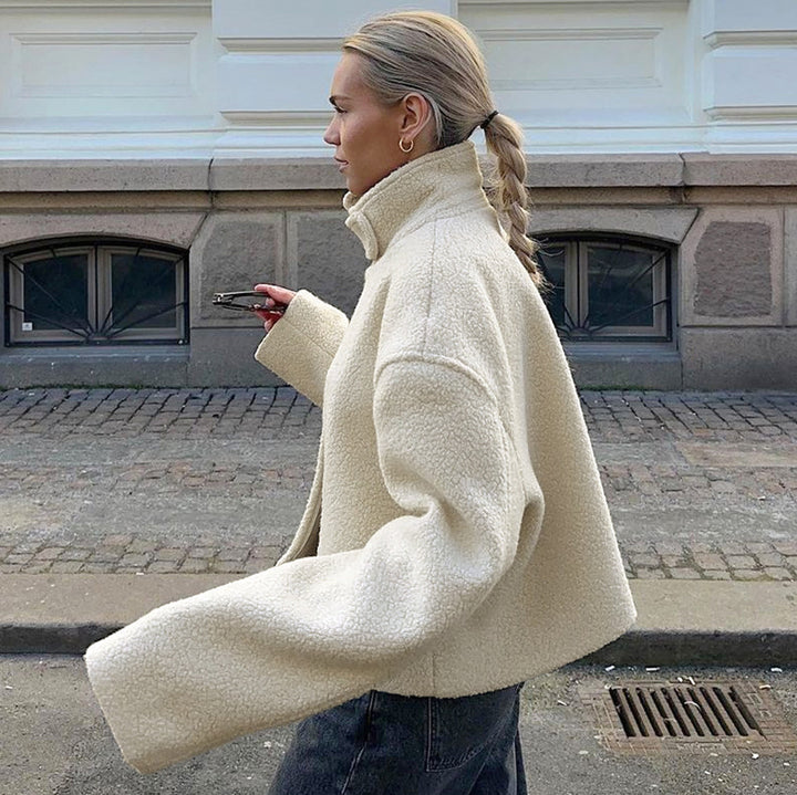 Dame Oversized Fleecejakke med høj krave og flot design Stilla
