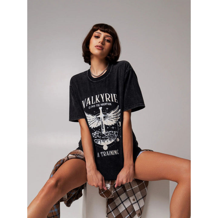 Dame T-shirt med kreativ Valkyrie-grafiktryk og afslappet snit Stilla