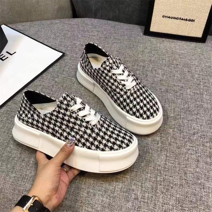 Dame mode sneakers med trendy dyremønster og komfortabel sål Stilla