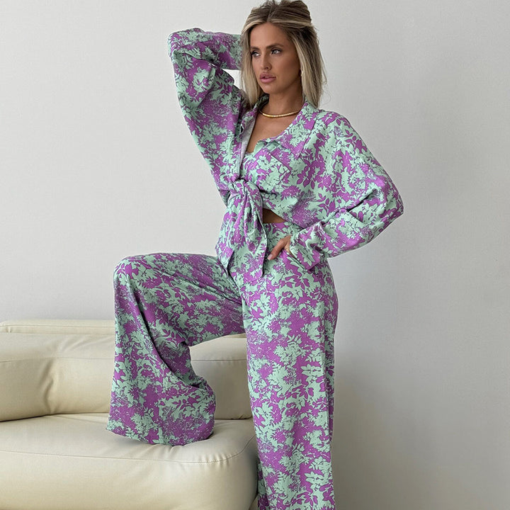 Dame afslappet sæt bestående af crop-top og løst skårne bluser med blomsterdesign Stilla