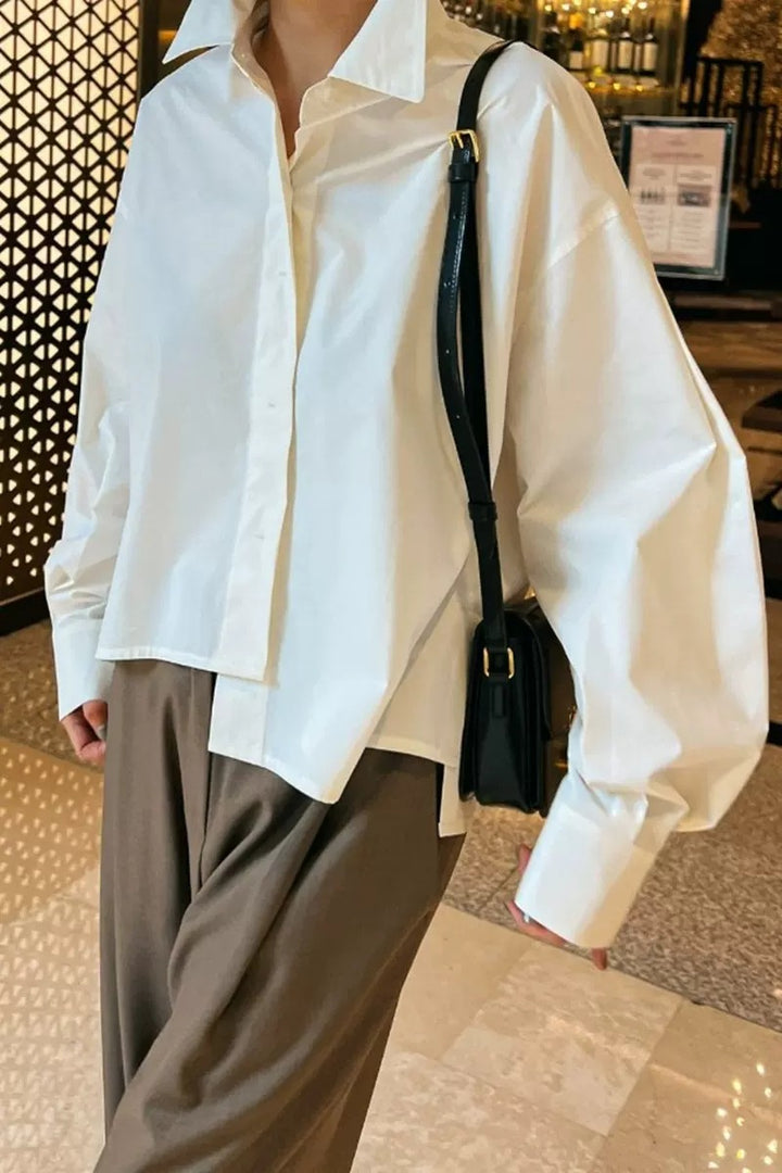 Dame Oversized Skjortebluse med innovativ snit og voluminøse ærmer Stilla