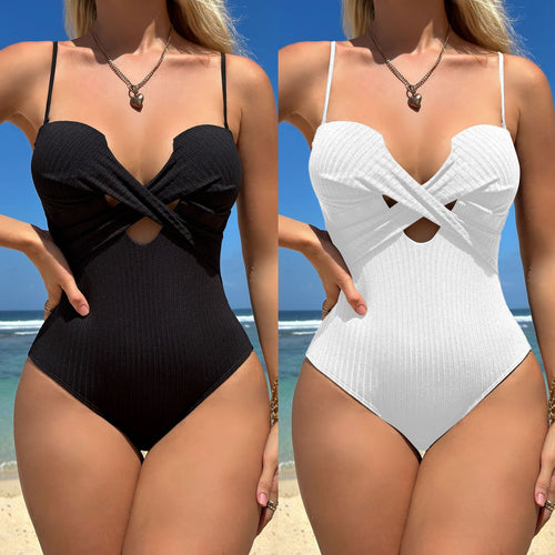 Dame Én-delt Badedragt med raffineret krydsdesign og side-cut-outs Stilla