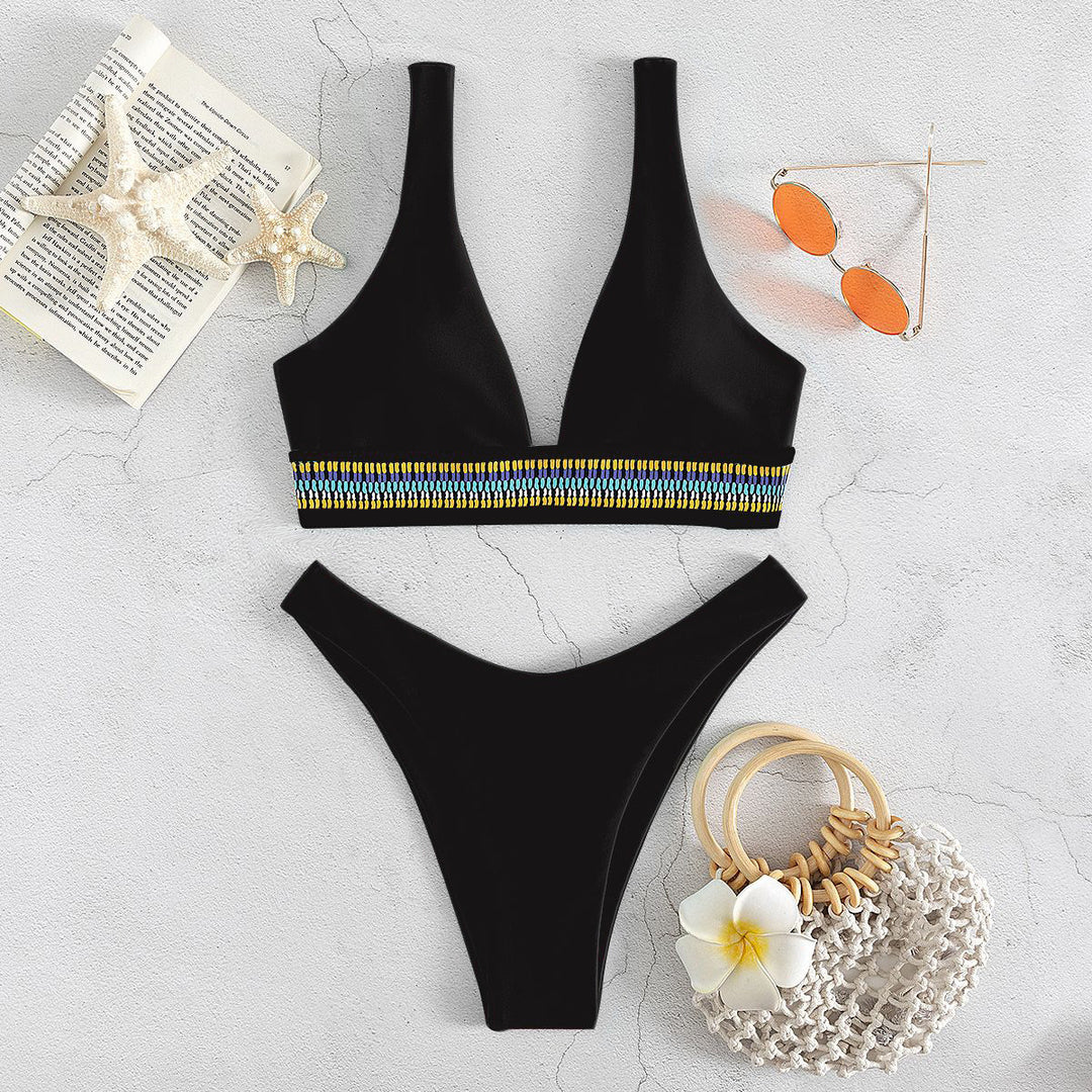 Dame Bikini-Sæt med elegant V-udskæring og smagfuld detalje Skovae
