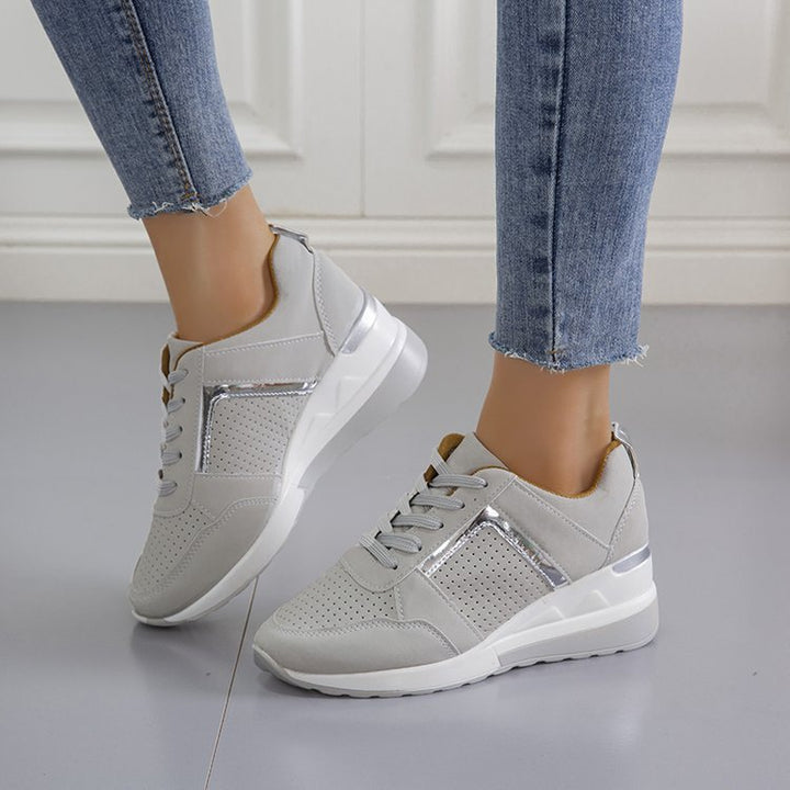 Dame Sporty Sneakers med moderigtigt Wedge-design og åndbar overfladestruktur Stilla