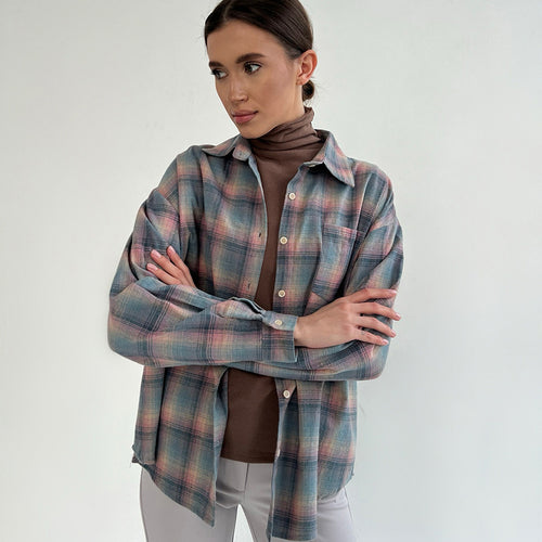 Dame flannel overshirt med afslappet snit og klassisk ternet mønster Stilla