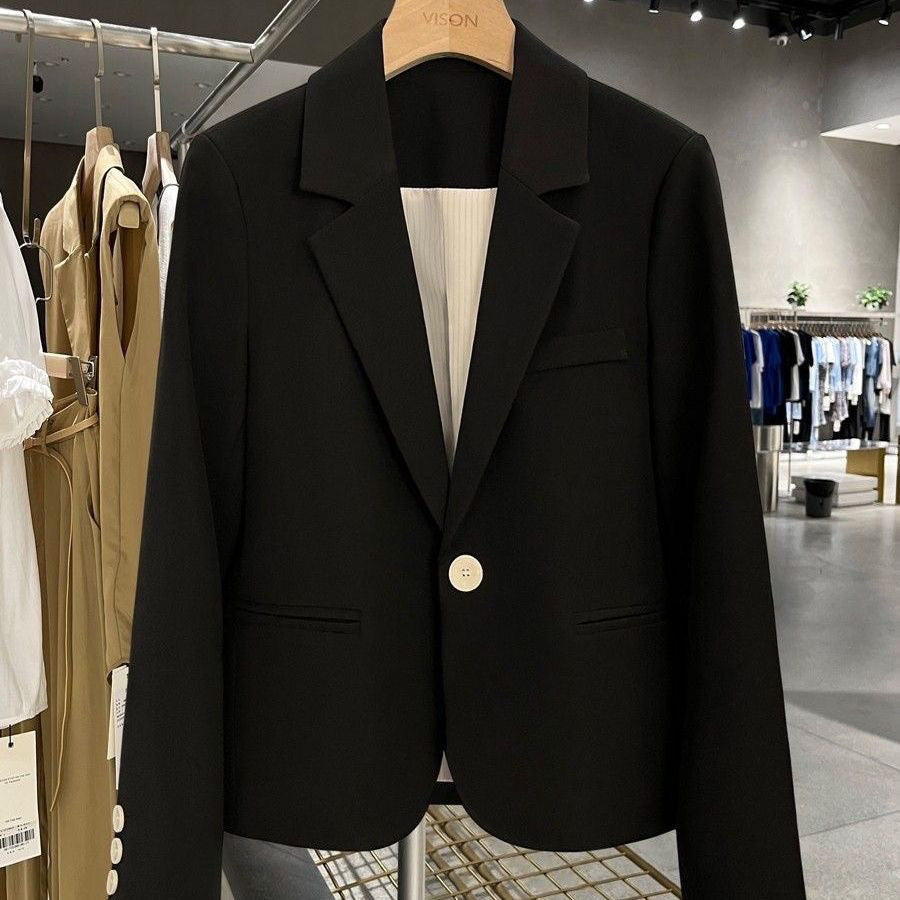 Damer Elegant og skræddersyet blazer med slanke klapper Stilla