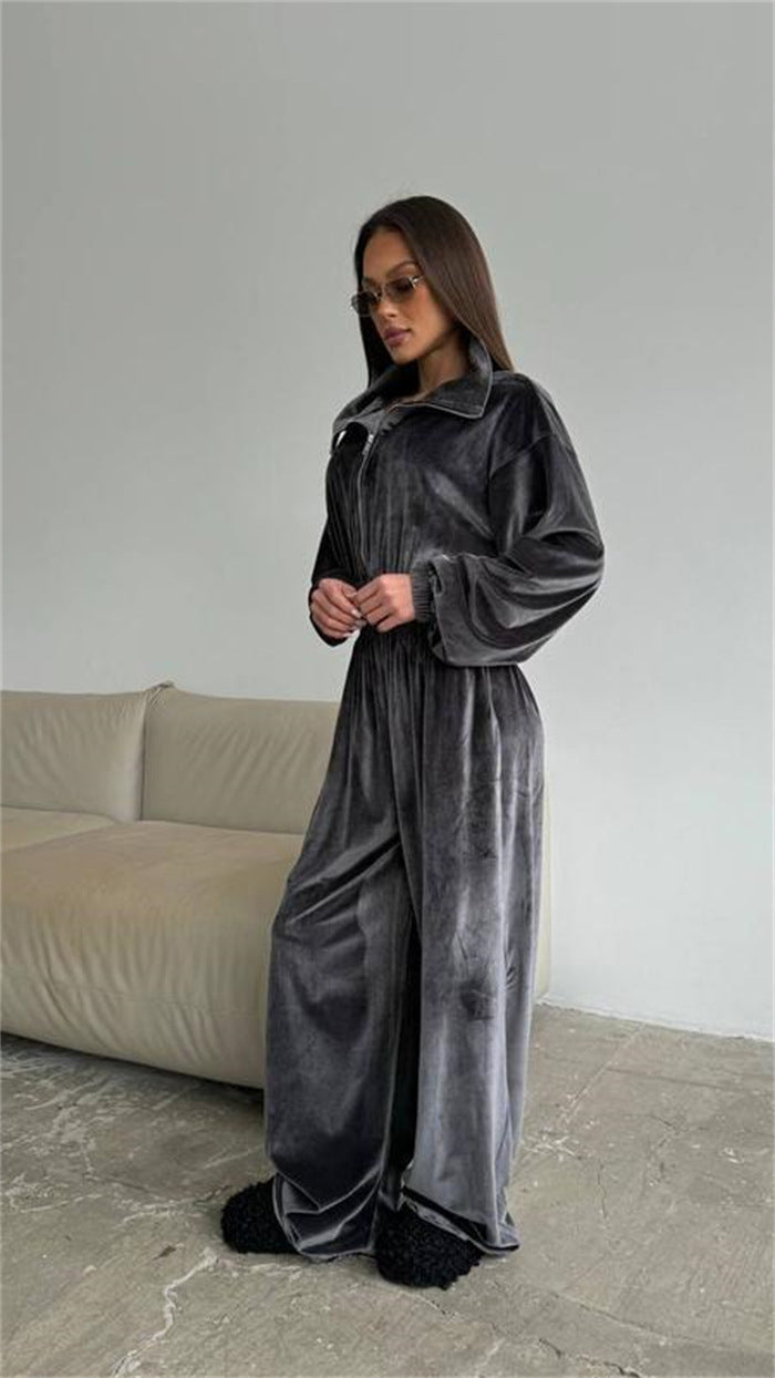 Kvinders afslappede fleece jumpsuit med høj krave og praktisk lynlås Skovae