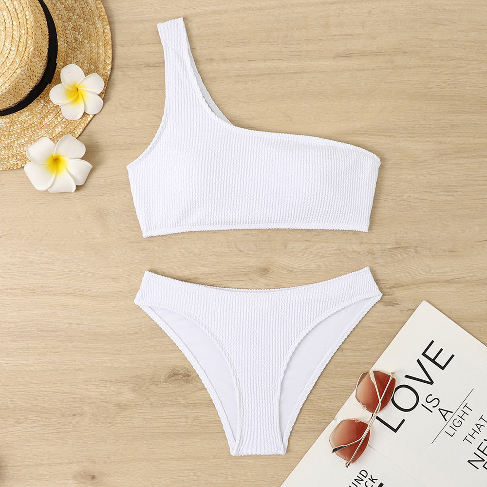 Dame triangel bikini med asymmetrisk snit og spændende design Skovae