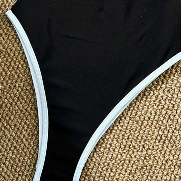 Dame en del badedragter med moderigtige bustier og justerbare stropper Skovae