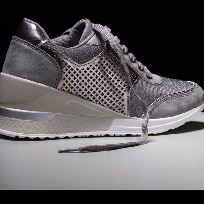Dame Sneakers med trendy leopardmønster og specielt wedge-design Stilla
