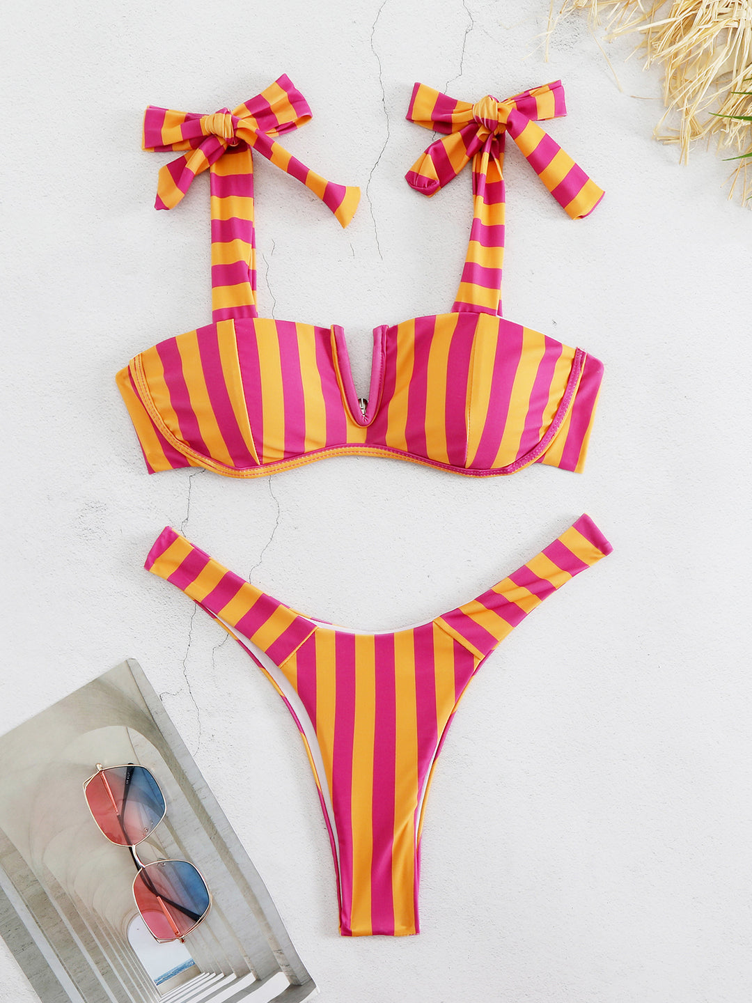 Dame Bikini-sæt med sporty snit og legende sløjfer Stilla