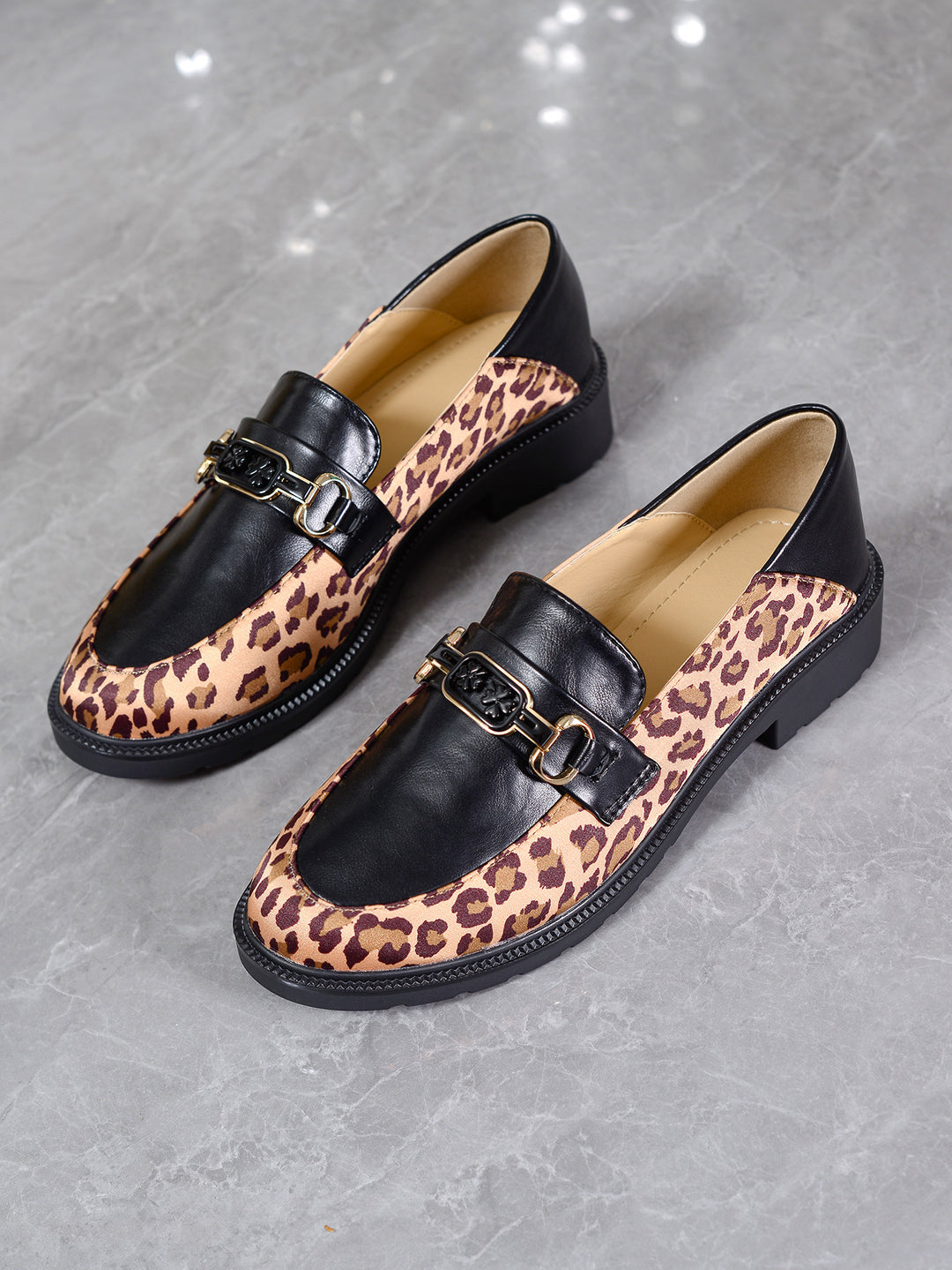Dame mode loafers med leopardmønster og elegant spænde Stilla