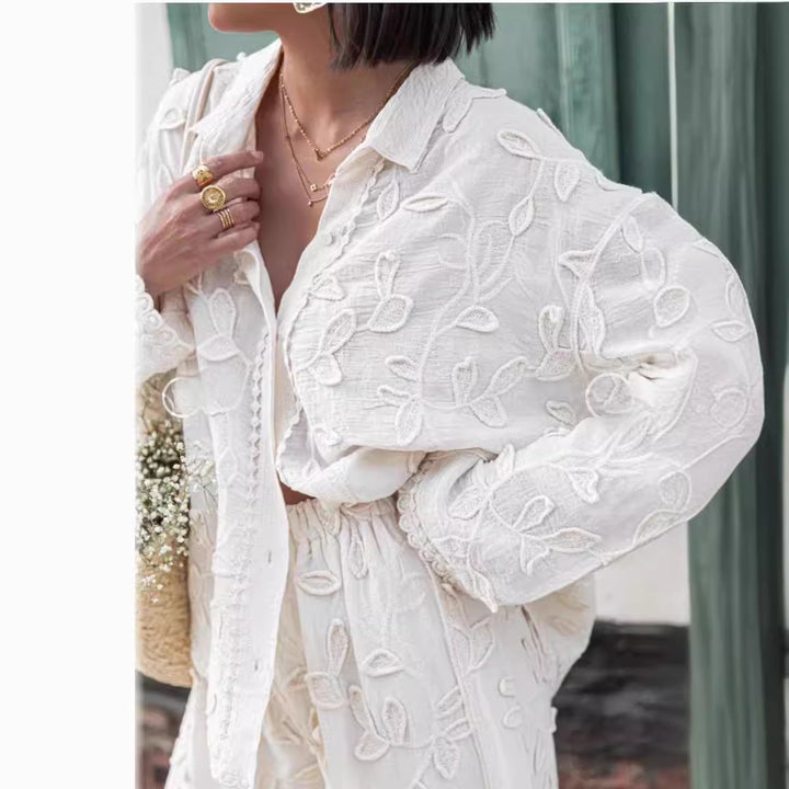 Damebluse med fin broderi og luftig pasform Skovae