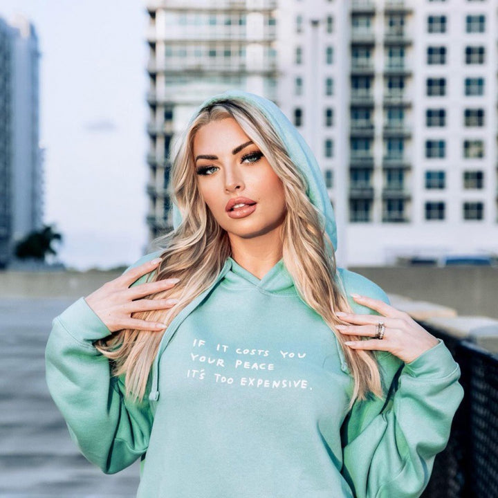 Kvinders hoodie med inspirerende citat og komfortabel pasform Skovae