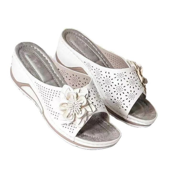 Dame wedge-sandaler med blomsterapplikation og åndbar sål Stilla