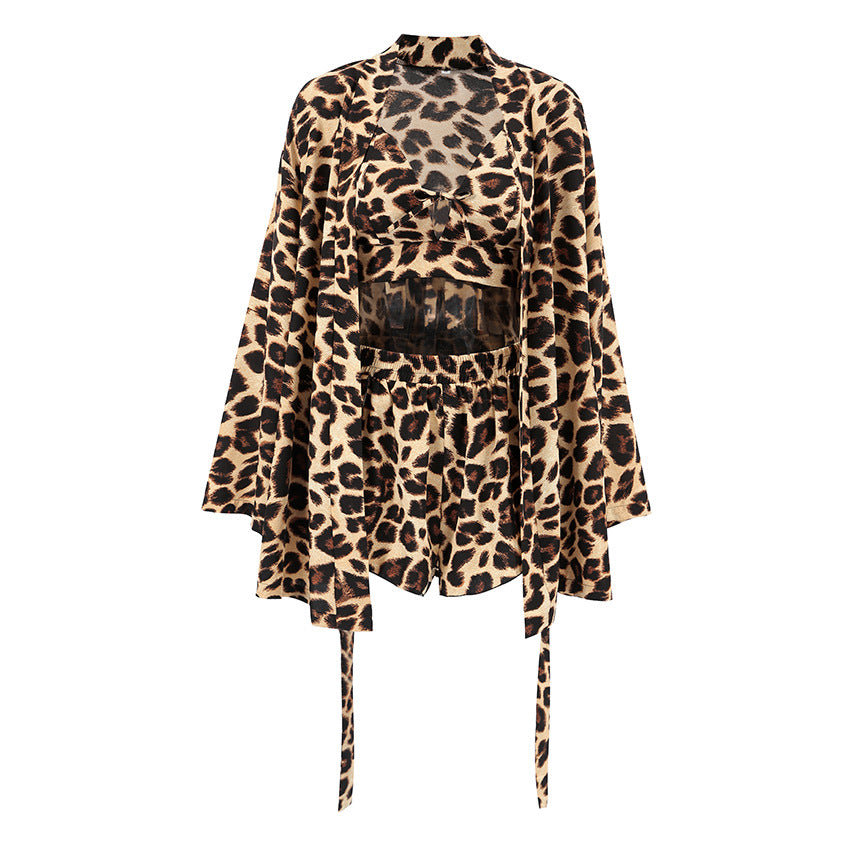 Dame leopardmønster crop-top og nederdel sæt med vide ærmer og cut-out detaljer Stilla