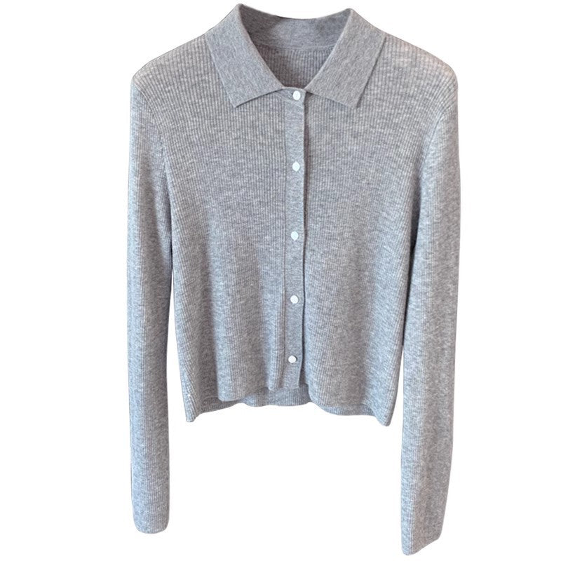 Dame ternet bluse med knaplukning og fine detaljer Stilla