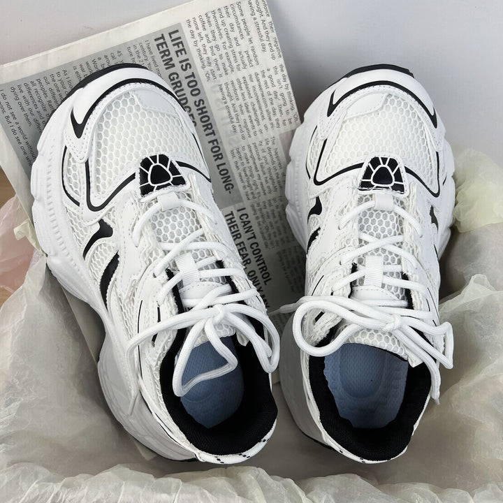 Dame Sporty Sneakers med reflekterende designelementer og åndbart mesh-overflade Stilla