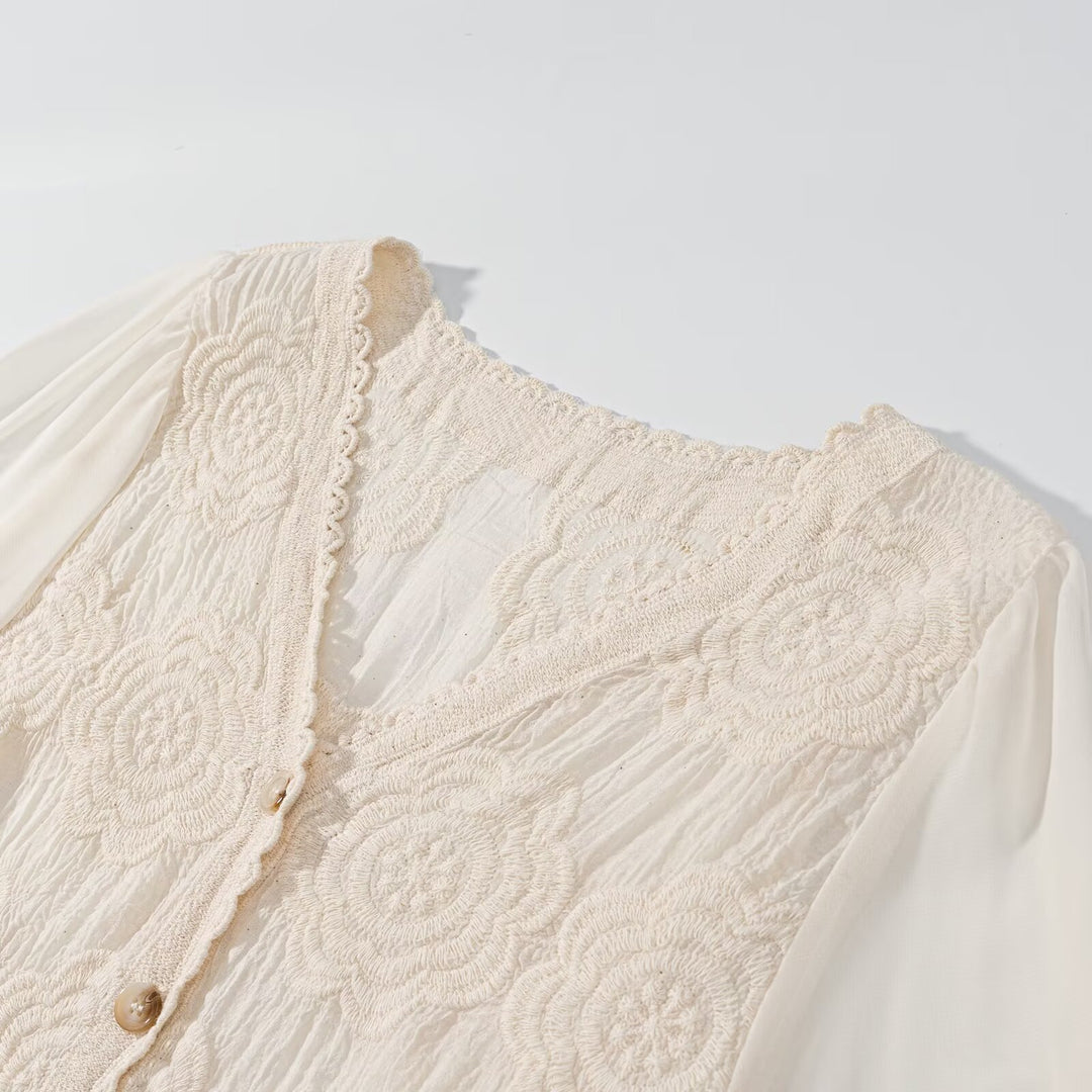 Dame blonde bluse med elegante knapper Stilla