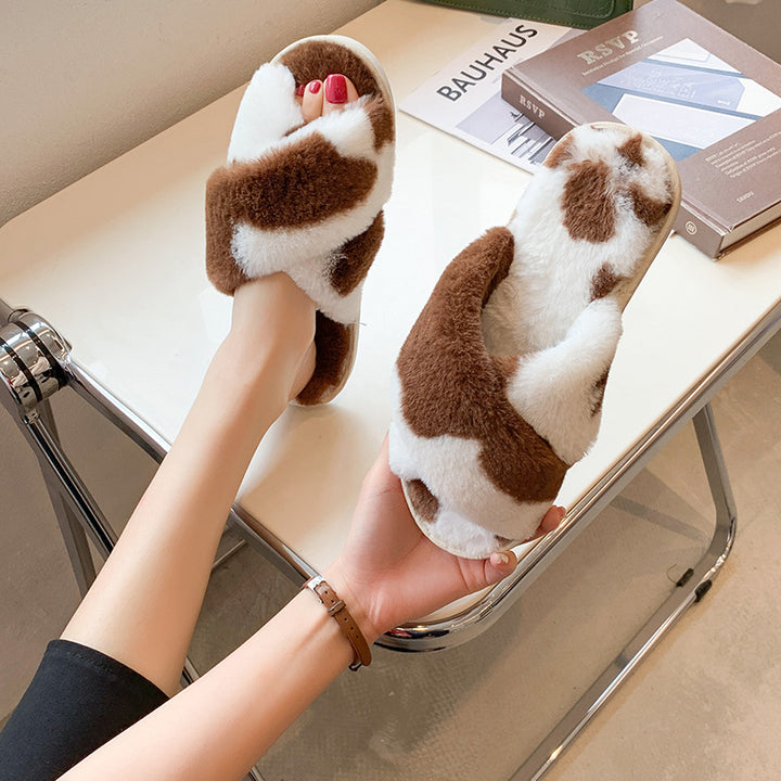 Dame Fuzzy Pantofler med korsdekoreret design og komfortabel sål Stilla