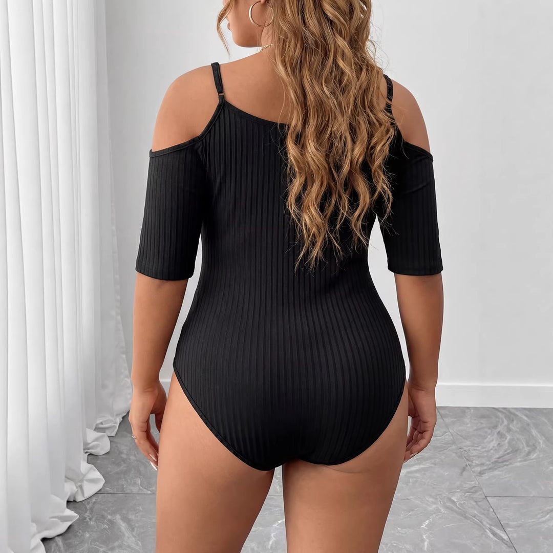 Dame tætsiddende top med off-shoulder design Skovae