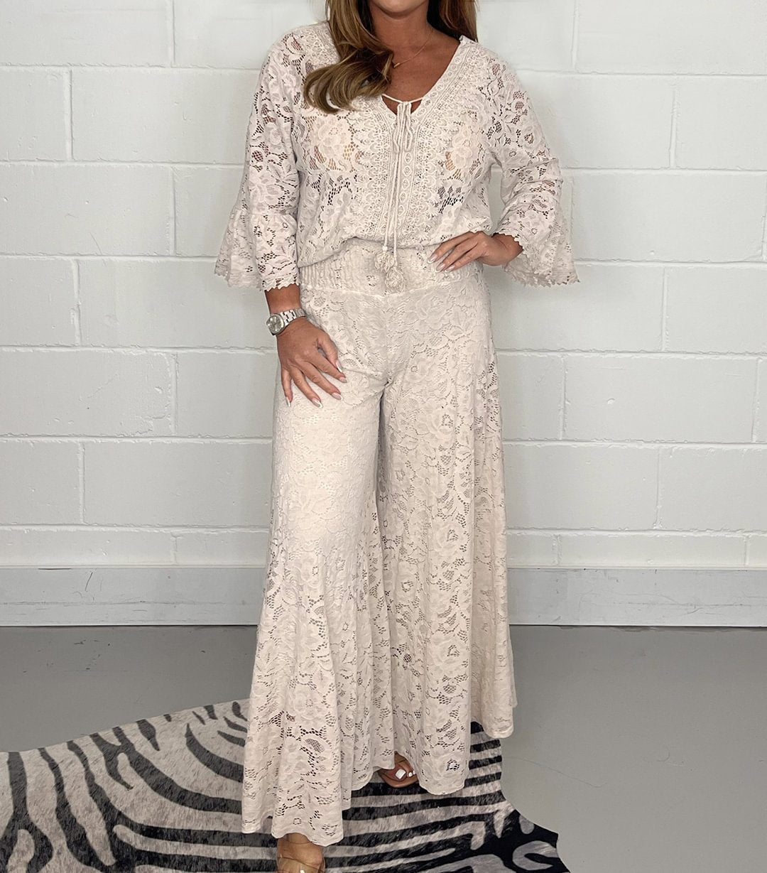 Dame Elegant spidse-outfit med bredt udfoldet bukseben og bindebånd Stilla