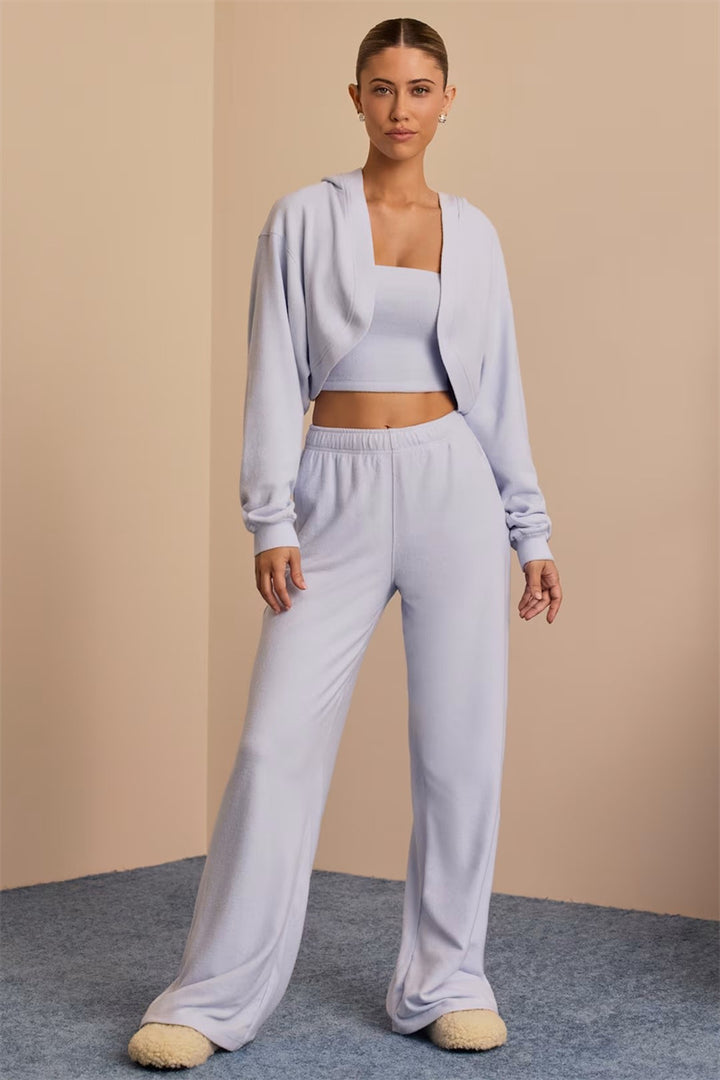 Kvinders komfortable lounge sæt med cropped top og bred ben bukser