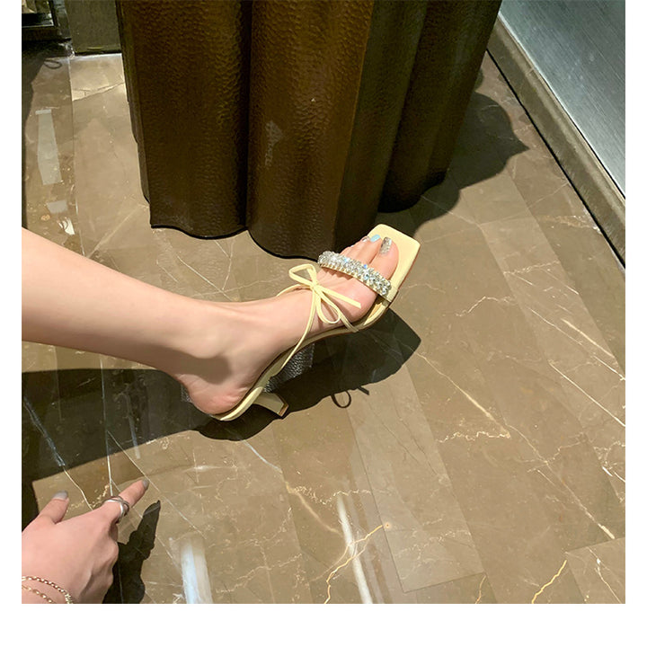 Dame Glitrende Sandaler med elegant rem og funklende accent Stilla
