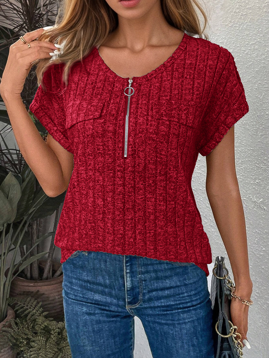 Dame Kortærmet T-shirt med moderne lynlås og brystlommer Stilla