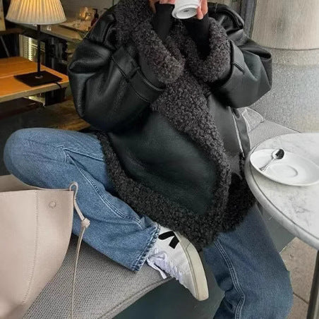 Kvinders elegante faux læderjakke med blød teddyforing og afslappet pasform Stilla