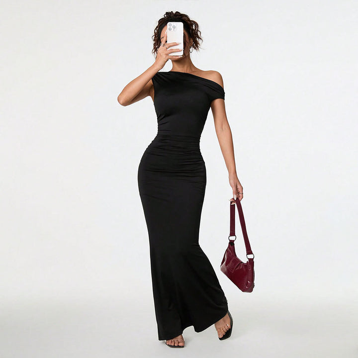 Kvinders Bodycon Wrap Kjole med Off-Shoulder Design og Elegante Flæse Detaljer Stilla
