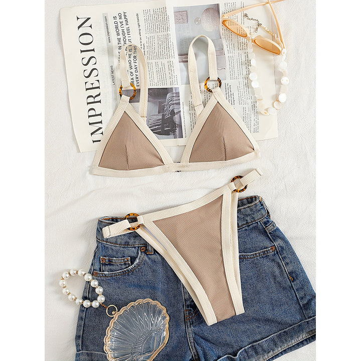 Dame Triangel-Bikini med elegante stropper og detaljeret design Skovae