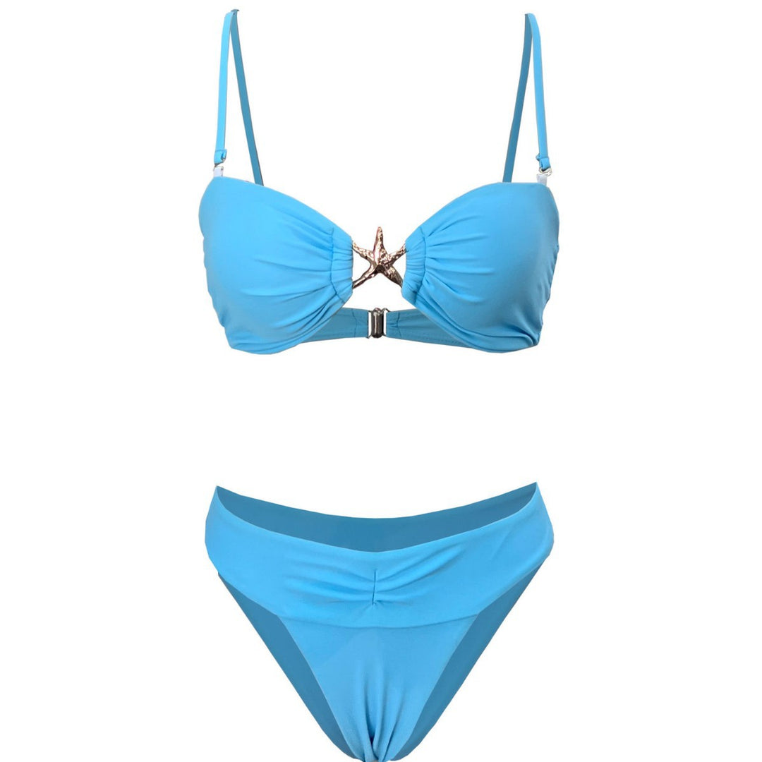 Dame bikini-sæt med dekorativ knude-detalje og elegante accenter Stilla