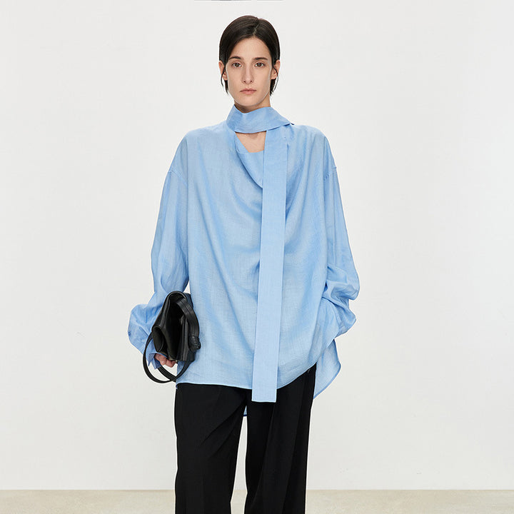 Damebluse med asymmetrisk krave og afslappet snit Stilla