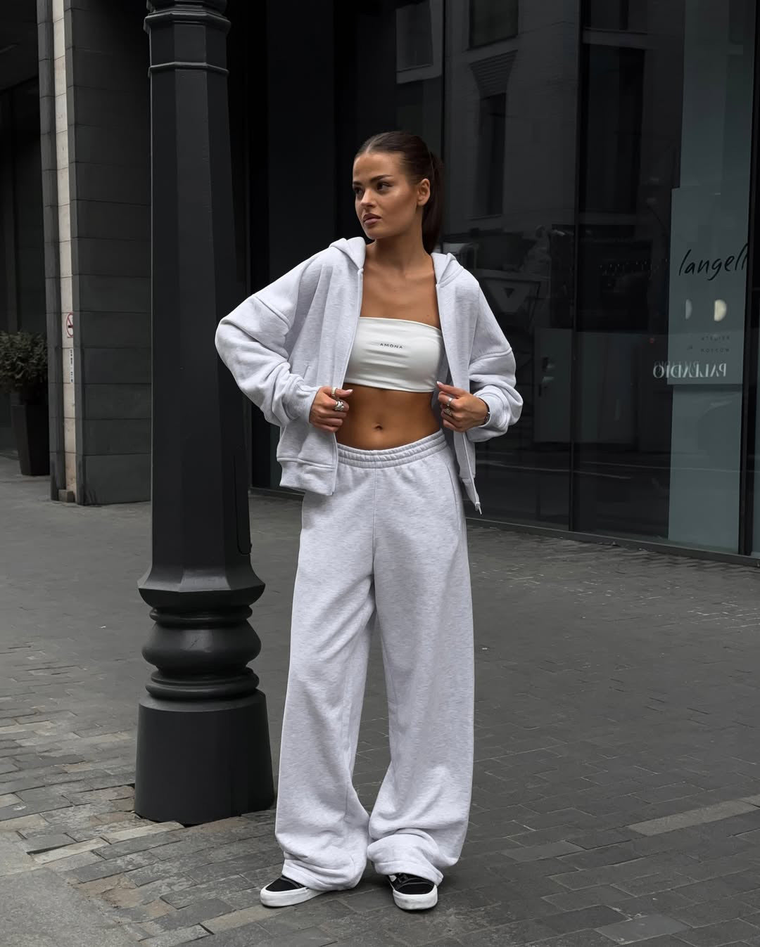 Kvinders afslappede oversized sweatshirt og bredskårne joggers sæt Skovae