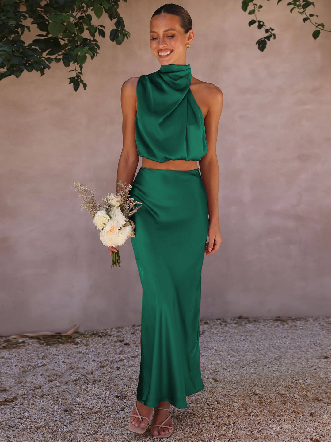 Dame Elegant Satin-Midi-Kjole med høj krave og figursyet snit Stilla