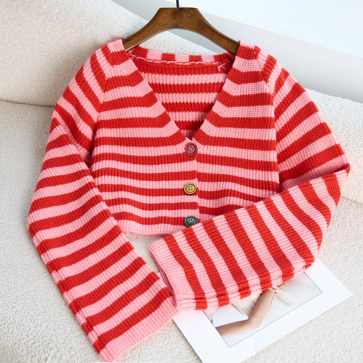 Kvinders cropped cardigan med farverige knapdetaljer og moderne design Stilla