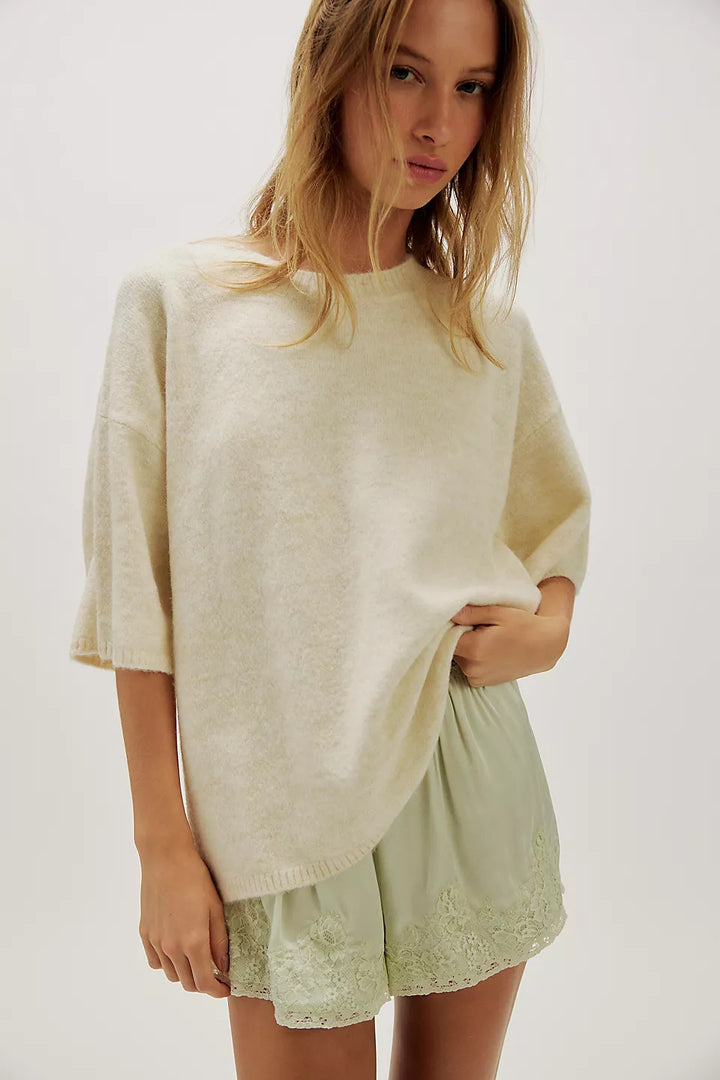 Kvindernes Oversized Sweater med Elegante Mesh Ærmer og Delikat Broderi Mønster Skovae