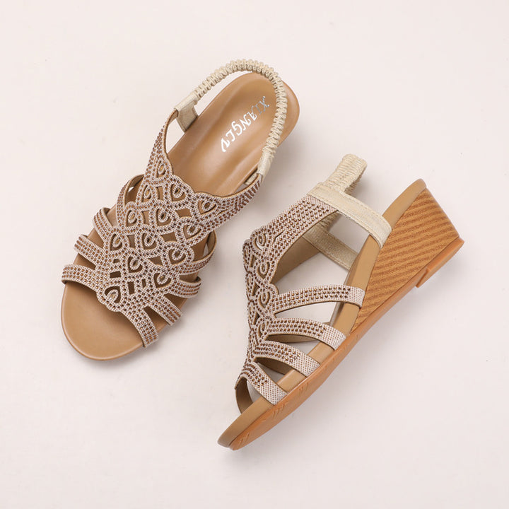 Dame Wedge-sandaler med elegant remkonstruktion og moderigtige detaljer Stilla