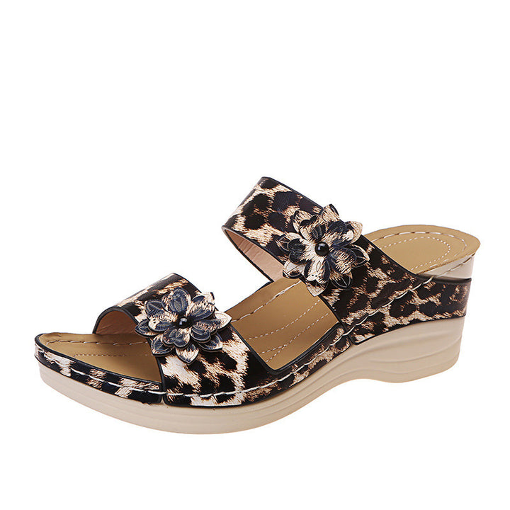 Dame komfortable Wedge-sandaler med blomsterapplikation og elastiske remme Stilla