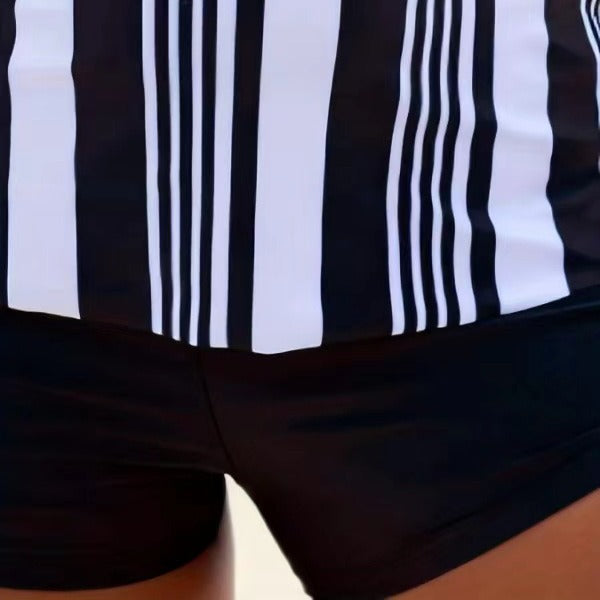 Dame Tankini med moderne stribedetaljer og elegante knapaccenter Stilla