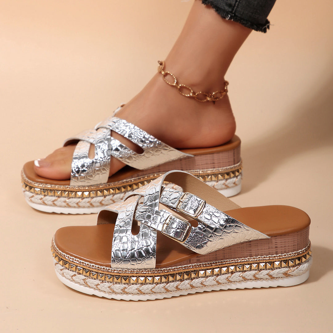 Dame Wedge-sandaler med elegant krokodilledesign og justerbare remme Stilla
